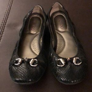 Black Me Too flats